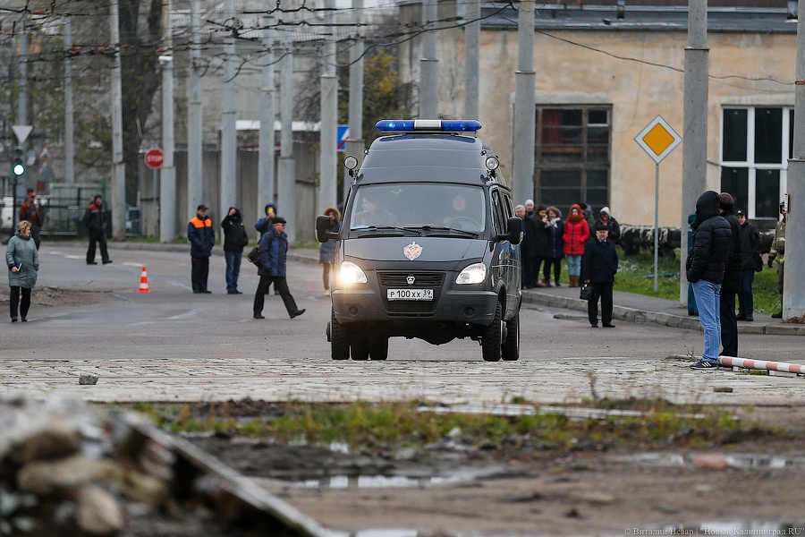 400 граммов тротила: в Калининграде спецслужбы взорвали автобус