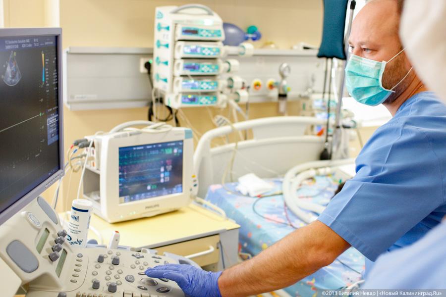 Больше не бездомные: первым медикам кардиоцентра вручили ключи от квартир