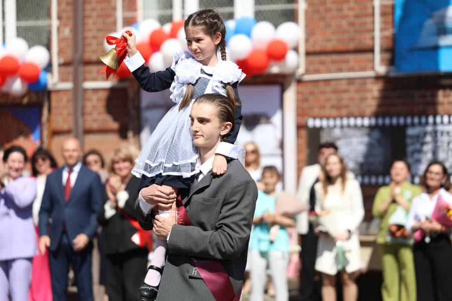 26 мая: в Калининграде проходят последние звонки