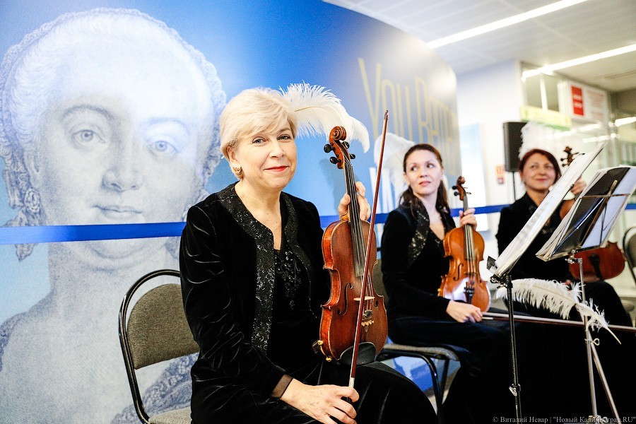 Кринолины в тумане: в «Храброво» дали бал в честь Елизаветы Петровны (фото)
