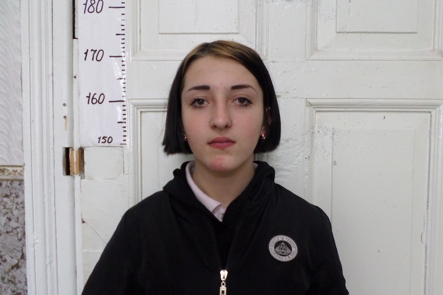 Полиция разыскивает 15-летнюю школьницу, пропавшую накануне (фото)