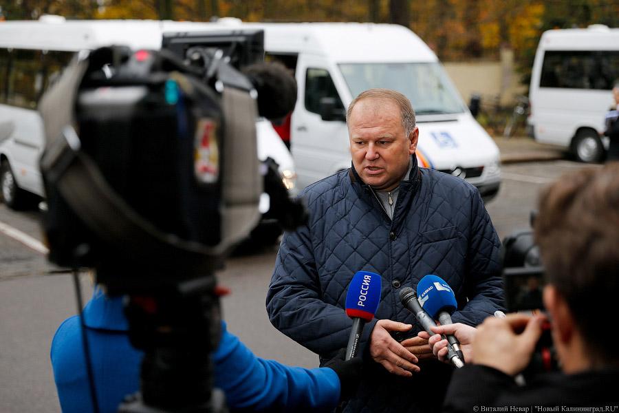 «Мерседесы» для особенных людей: инвалиды области получили социальные авто