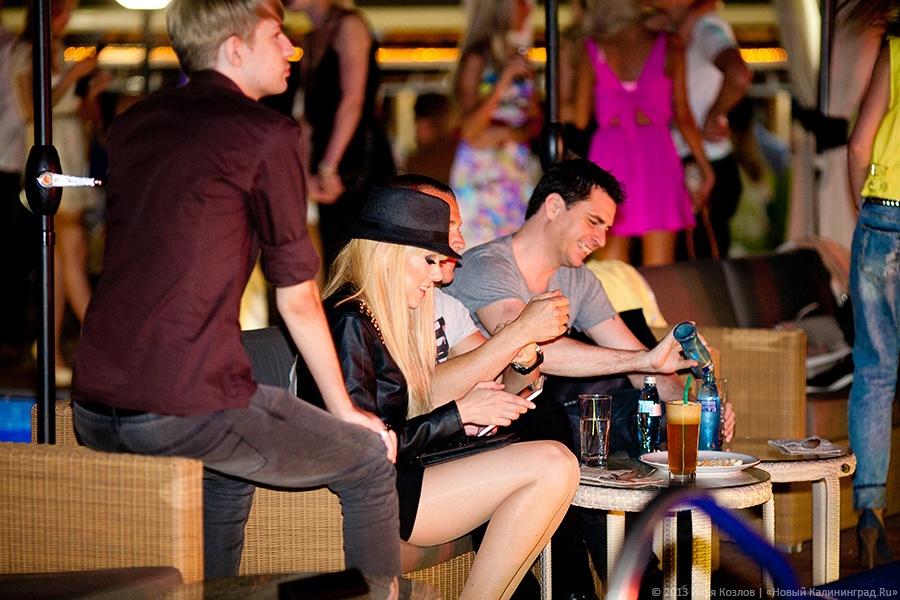 Танцы на воде: фоторепортаж с открытия клубного проекта «Воздух»