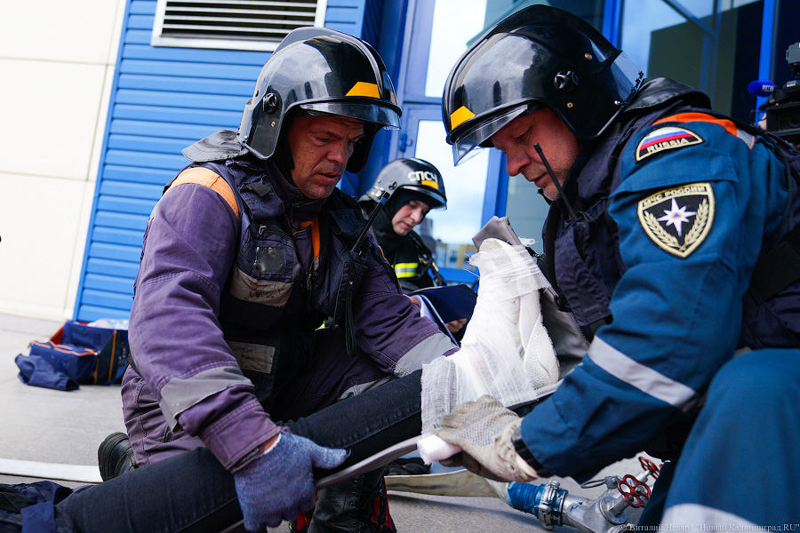 «Сложная архитектура»: как пожарные тренируются перед ЧМ-2022 по волейболу (фото)