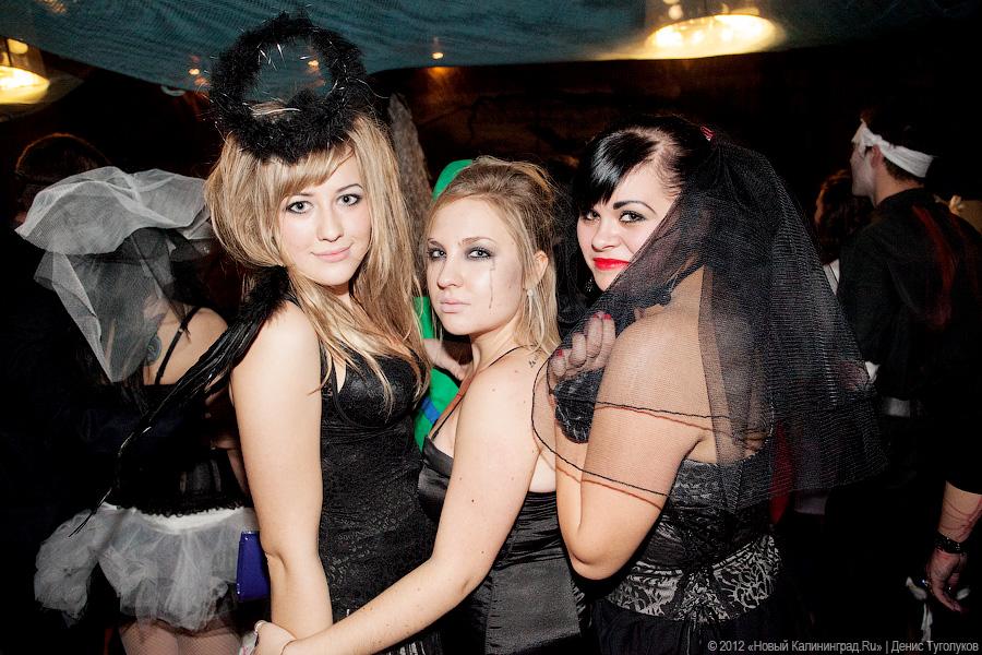 «Живее всех святых»: фоторепортаж с Хэллоуина на «Вагонке»