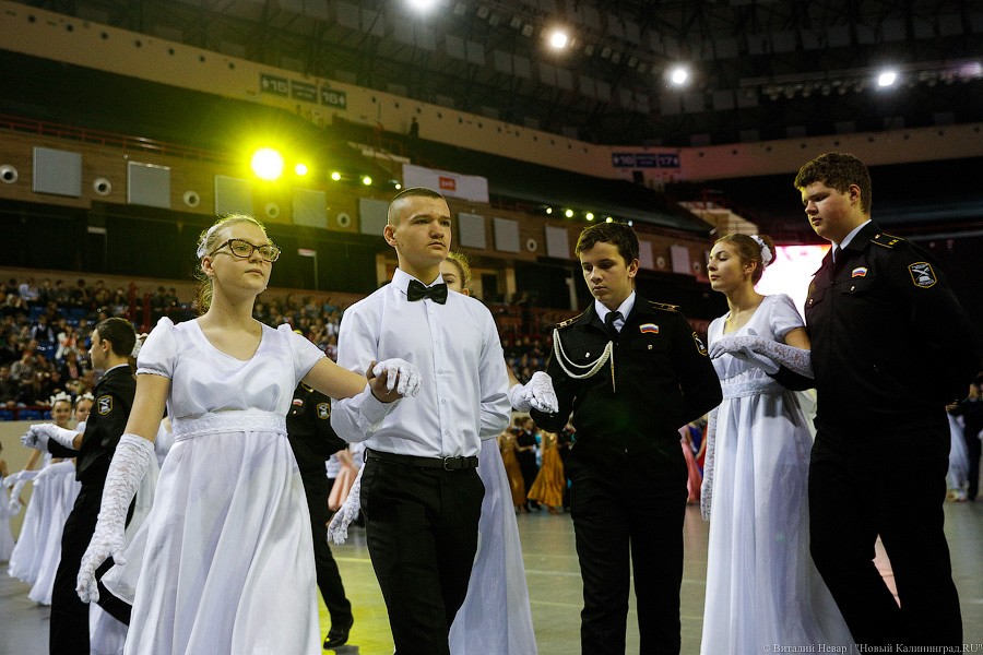 Танцы с министрами: чем запомнился кадетский бал в Калининграде
