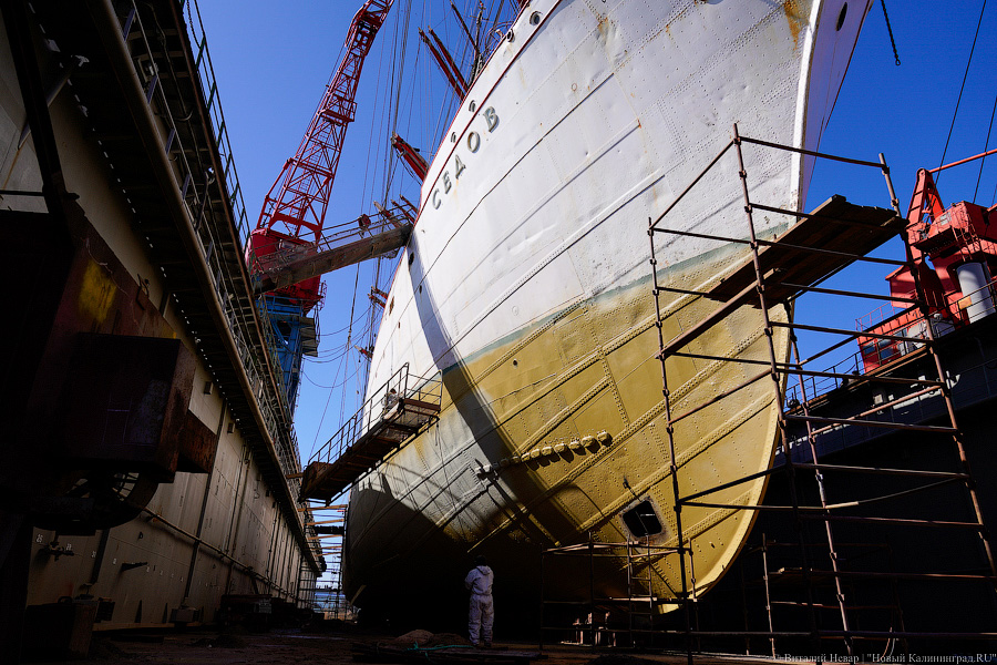 После кругосветки и перед новым рейсом: барк «Седов» проходит ремонт в Светлом (фото)