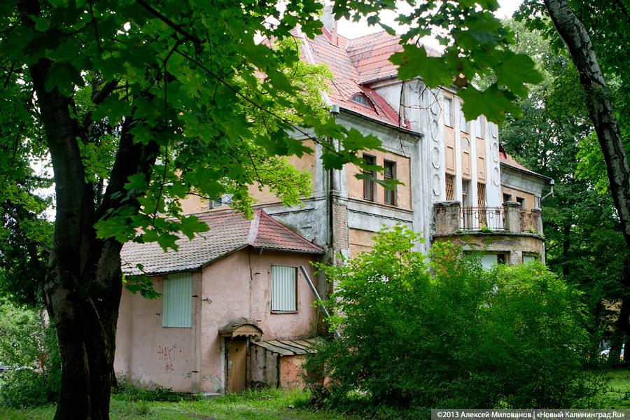 Темнота и фантасмагории: вилла «Яффа» в фотопроекте «Пустые дома»