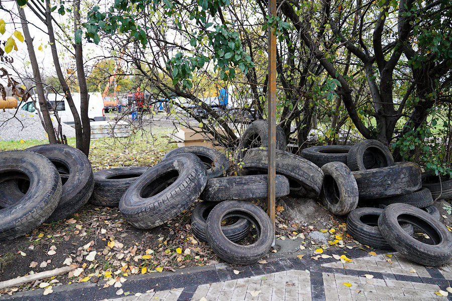 «Право имеем»: рядом с немецким домом на ул. Галицкого начали устанавливать забор