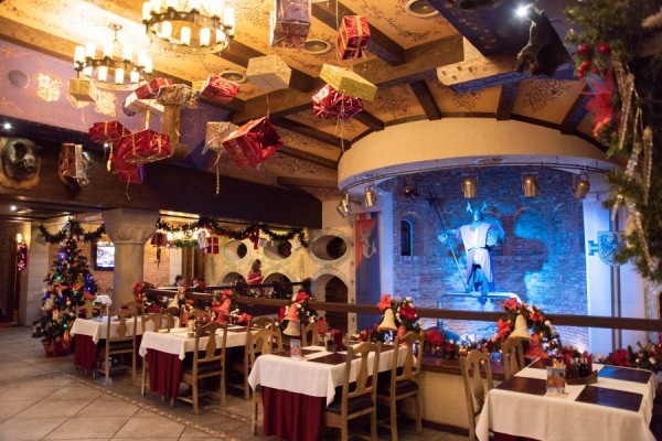 Станьте героями новогодней сказки на корпоративе в замке «Нессельбек»