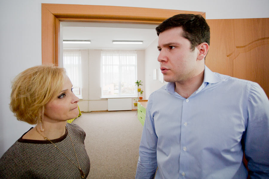 Шоколадку на семерых: в регион вернулись дети, от которых отказались опекуны