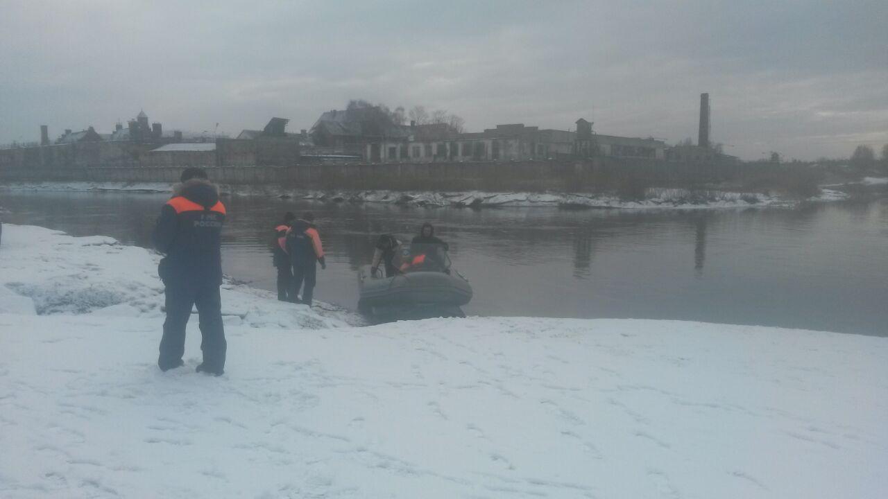 ﻿В Гвардейске спасатели начали обследовать реку в поисках пропавшей девочки