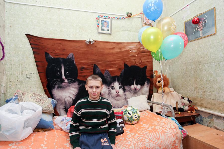 «От всего города»: 10-летнего Кирилла из замка Вальдау поздравили с днем рождения