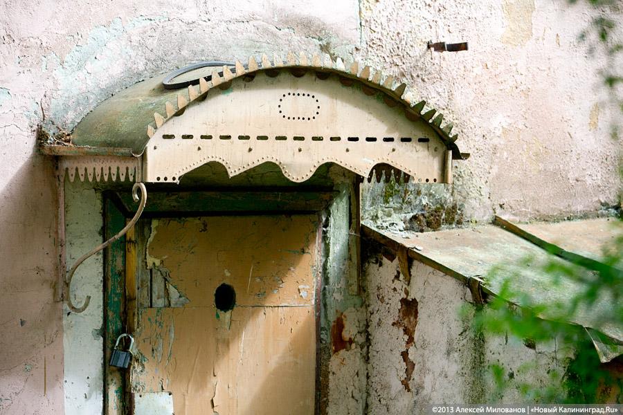 Темнота и фантасмагории: вилла «Яффа» в фотопроекте «Пустые дома»