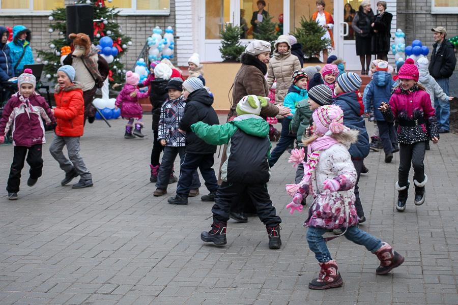 Дети как массовка: в Калининграде открыли очередные детсады