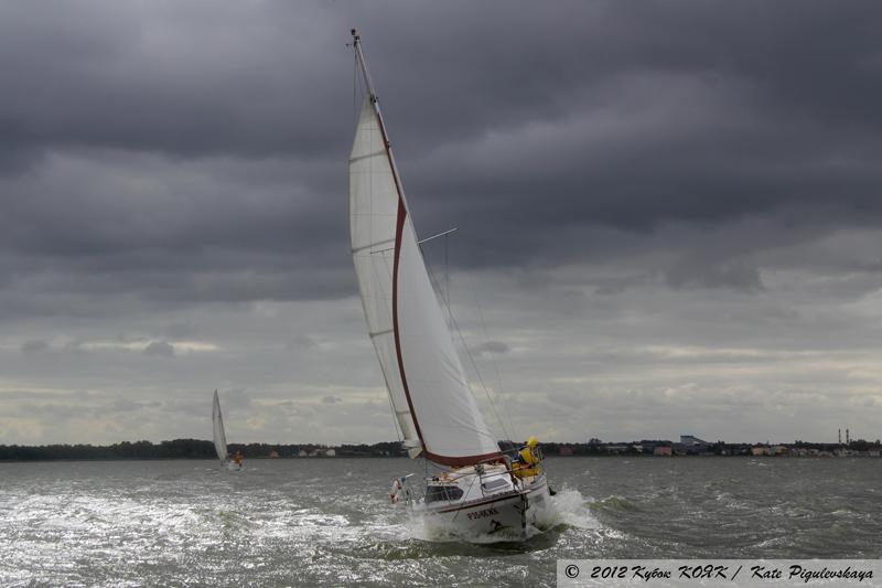 «Наперегонки с ветром»: репортаж с регаты на кубок Калининградского яхт-клуба