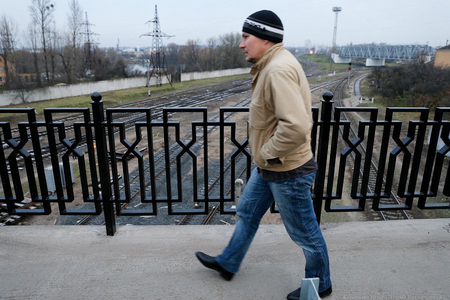 Двухполосный и антипешеходный: после ремонта открылся мост на Суворова (фото)