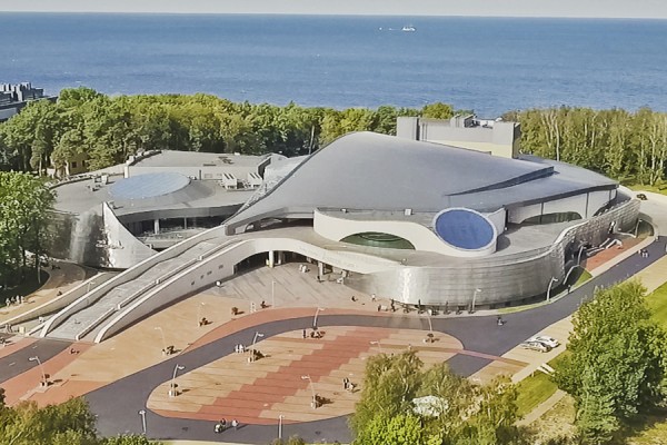 Встречаем Первомай под звуки джаза и классики