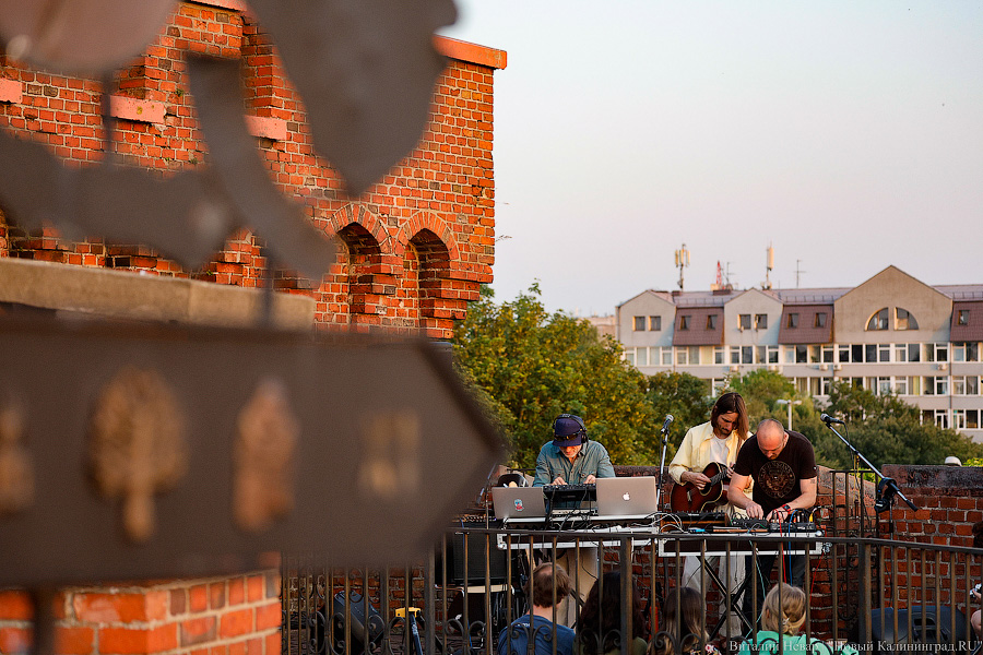 «Чтобыбылокрасиво»: в Музее янтаря запускают серию концертов на крыше (фото)