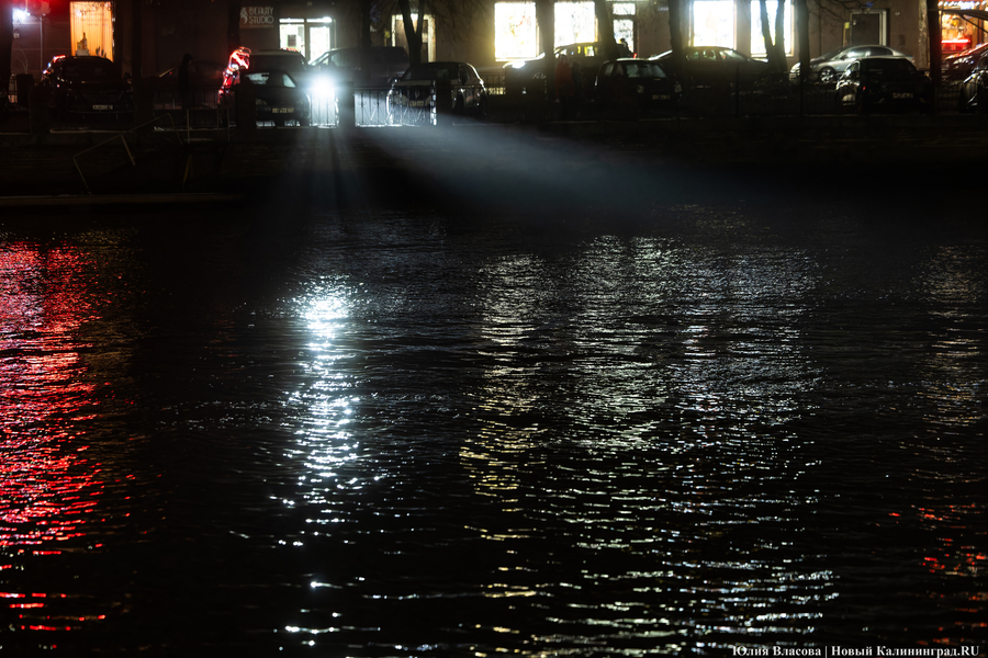 Между огнями и туманами: фотопрогулка по вечернему Калининграду