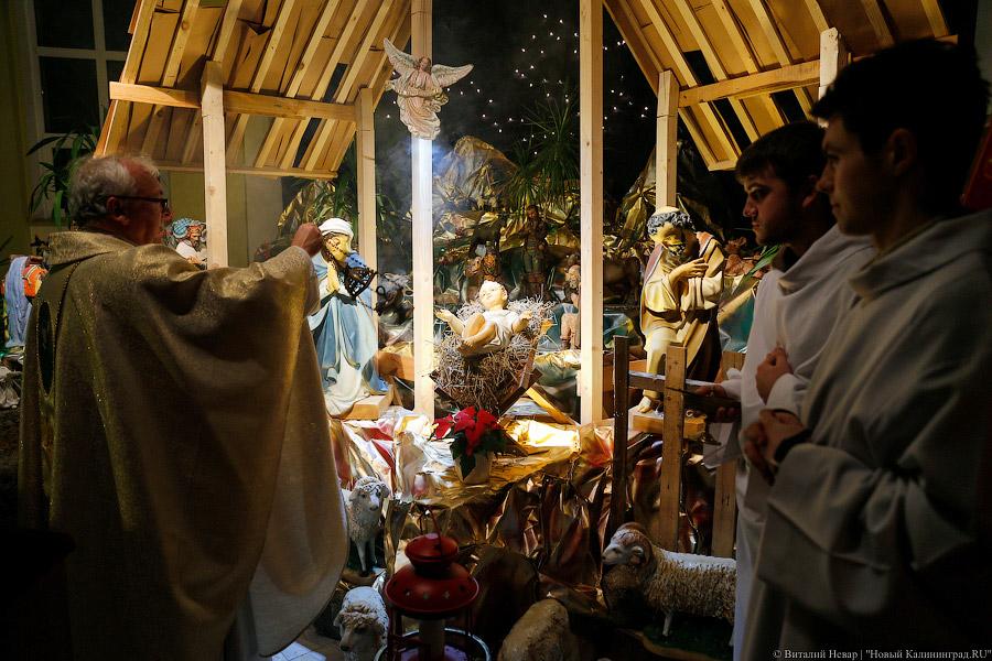 Сочельник, свечи, тишина: как встречали католическое Рождество в Калининграде