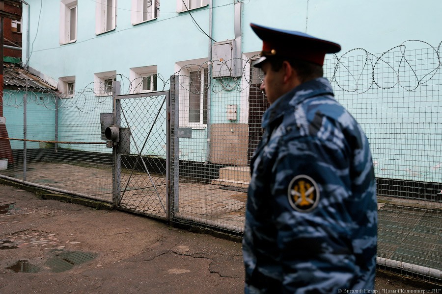 Все нормально, не переживай: за что сотрудник ОБЭП полгода сидит в СИЗО 