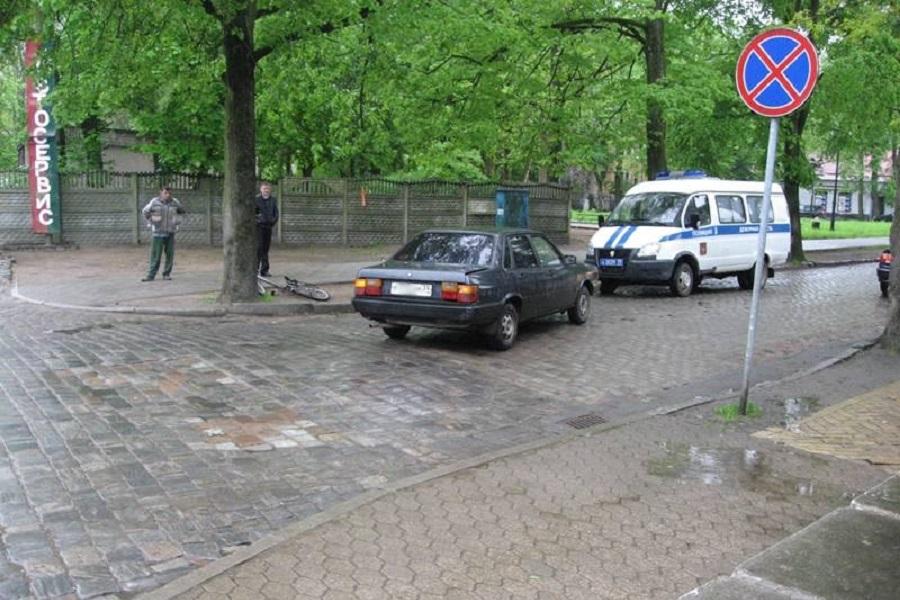 В Советске «Ауди» сбила на перекрестке велосипедистку (фото)