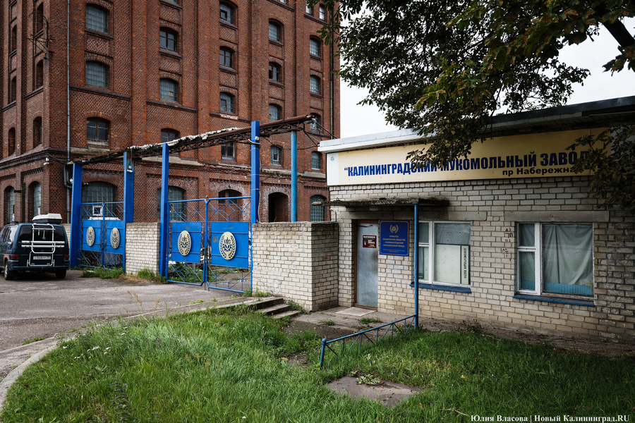 Снесли до основания: демонтажные работы на Правой набережной власти остановить не смогли (фото)