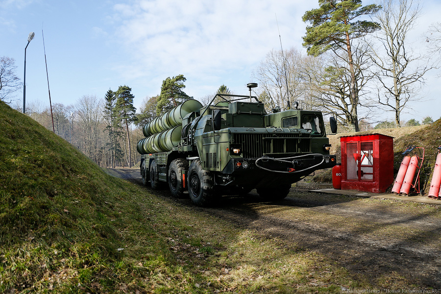 На страже: С-400 отразил атаку вероятного противника