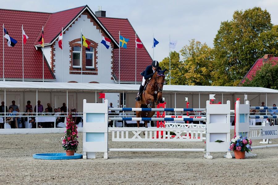 «Шляпки, лошади, конкур»: фоторепортаж «Нового Калининграда.Ru»