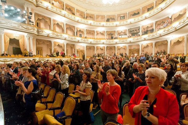 Калининградцы наградили овациями русский театр из Бурятии