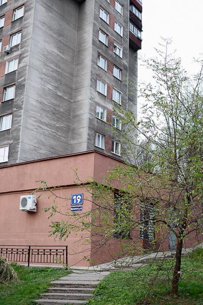 В Калининграде 15-летняя школьница выбросилась с 12-го этажа (фото)