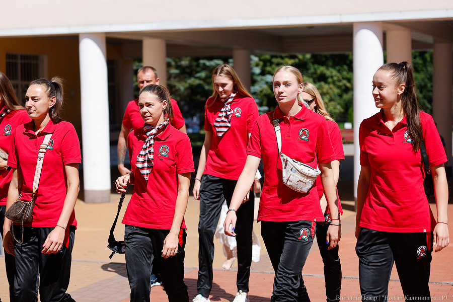 Смена машинистов: калининградский «Локомотив» представил новых тренера и капитана (фото)