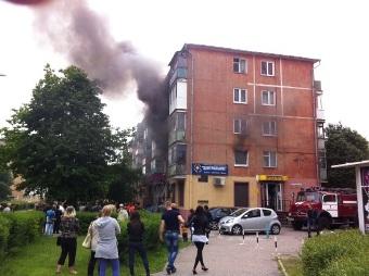 При пожаре на Рокоссовского за помощью к спасателям обратился очевидец