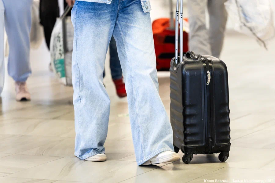 Россиянам разрешили заселяться в гостиницы по загранпаспорту и ВУ