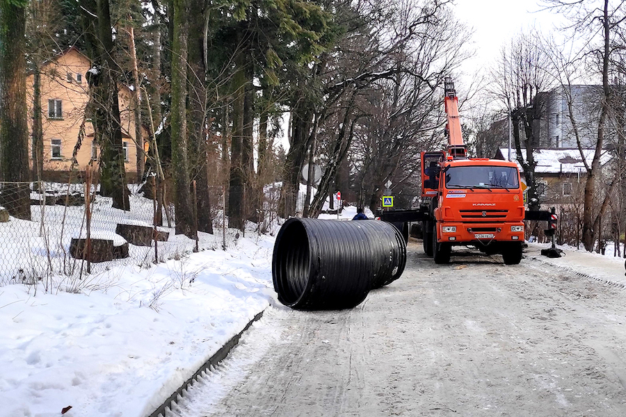 Восстановлен коллектор на Тенистой Аллее, где провалилась машина