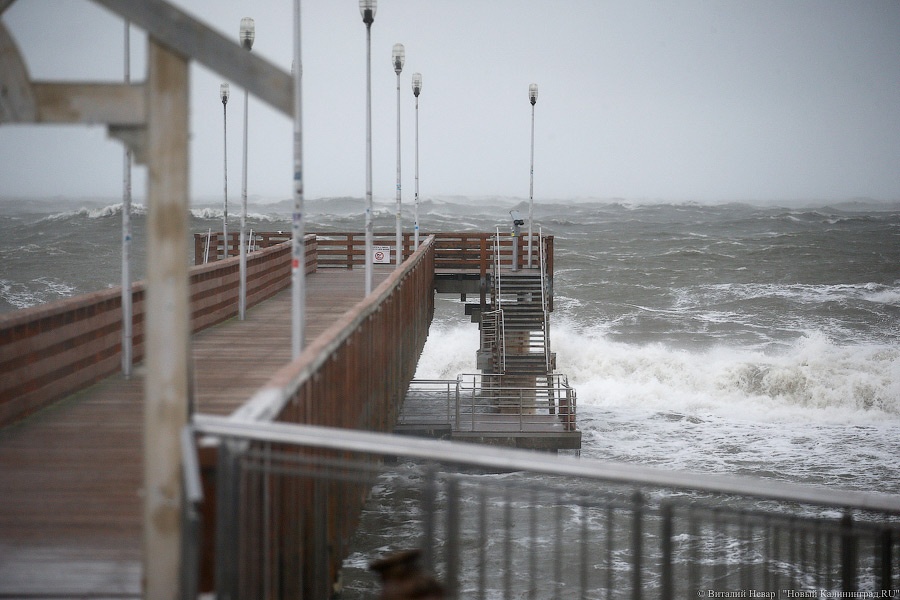 У моря погода: как Зеленоградское побережье переживает шторм
