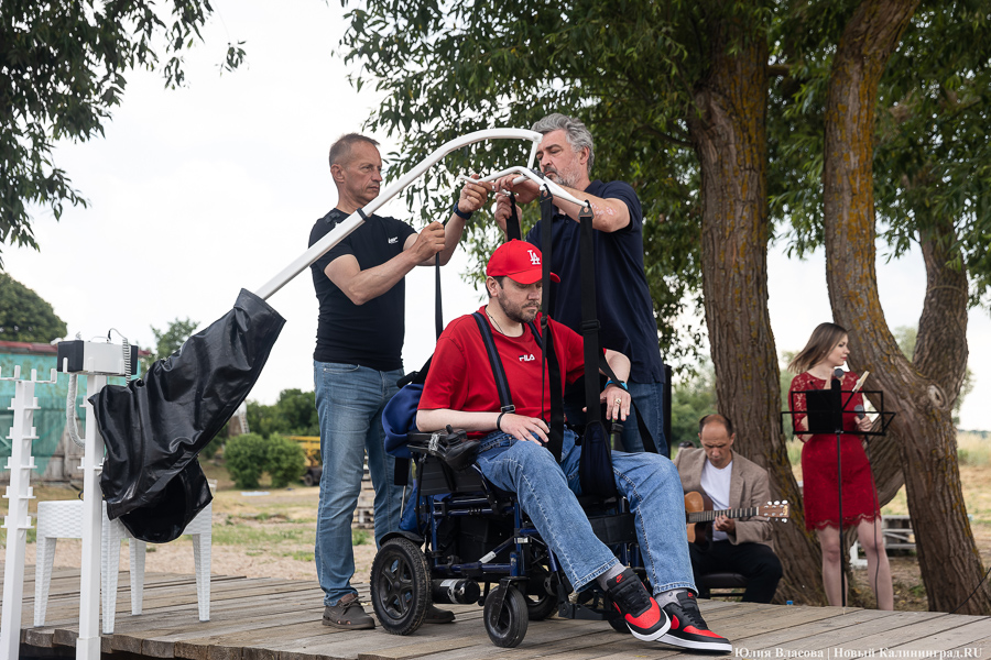 С учетом потребностей: в Прибрежном обустроили пляж для инвалидов-колясочников