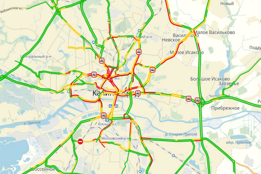 Вечером в четверг наряду с массовой эвакуацией пробки спровоцировали 8 ДТП