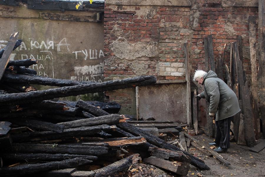 «Мы обиваем пороги, а толку нет!»: власти не спешат ремонтировать сгоревшие дома в Советске
