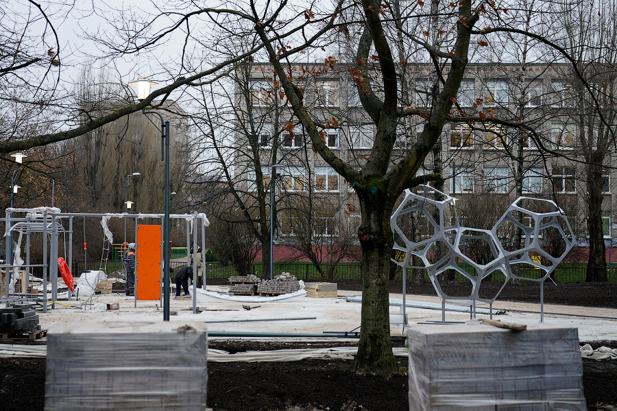 Объять необъятное: что происходит на ул. Рокоссовского, где никак не завершится ремонт (фото)