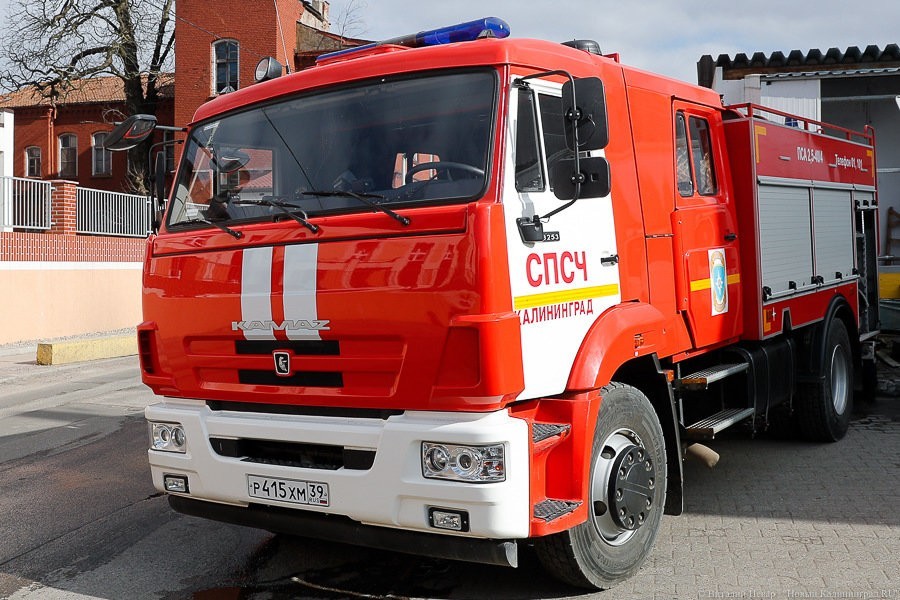В Калининграде при пожаре в жилой пятиэтажке пострадал человек