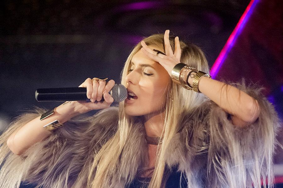 «Если мир не разрушит красоту»: в «Платинуме» выбрали самую красивую студентку 