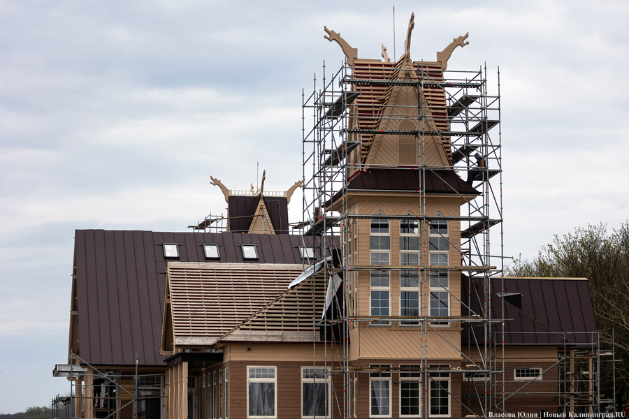 Монополия на пляж: как выглядит скандальное кафе в Зеленоградске, которое власти называют «НТО» (фото)