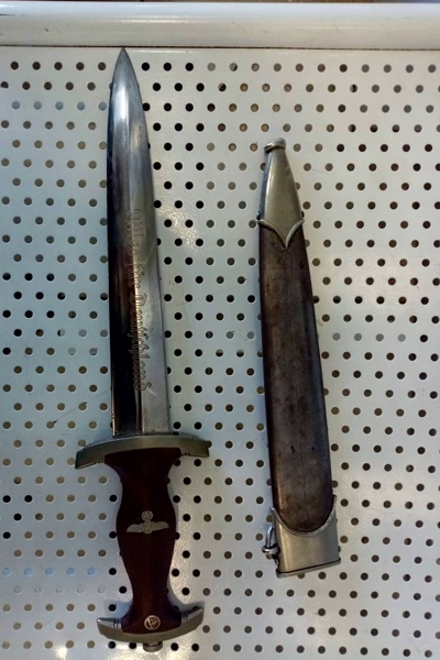 Череп носорога, античные шлемы и оружие: калининградская таможня рассказала о самой необычной контрабанде