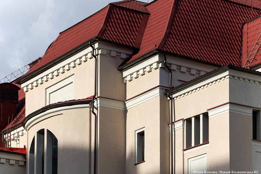 Комедия и трагедия: в Калининграде отремонтировали фасад Историко-художественного музея (фото)
