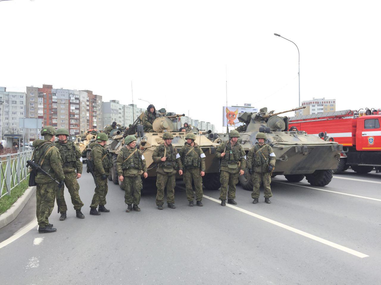 Военные в городе: учения по всему Калининграду (фото)