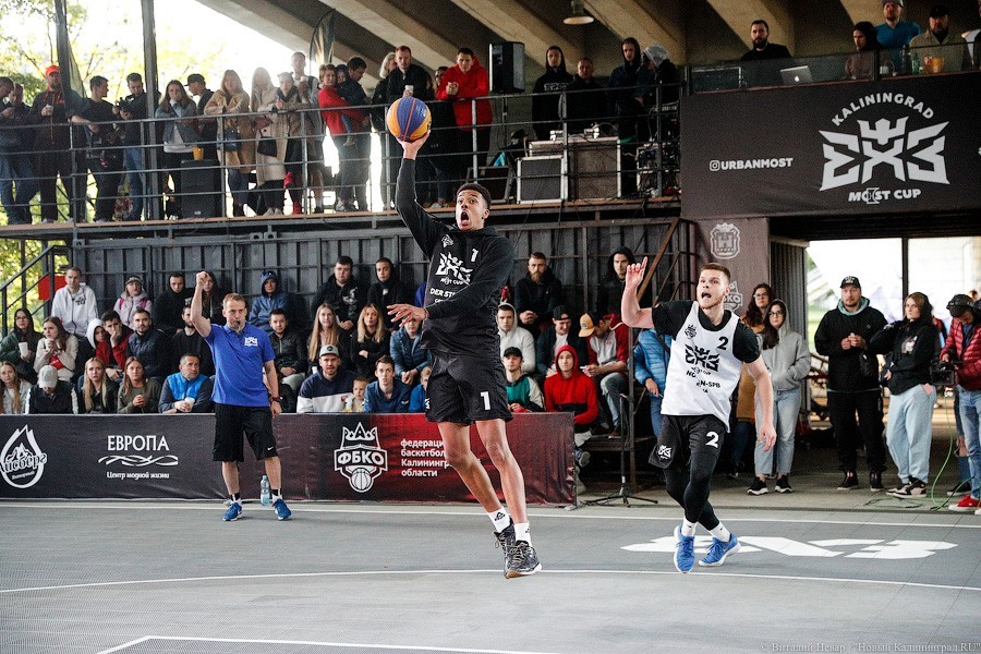 Слэмданк под мостом: в Калининграде прошел статусный турнир по стритболу (фото)