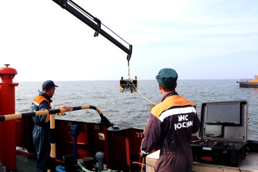 Судоводителям запретили приближаться к черно-красному бую у побережья Балтийска