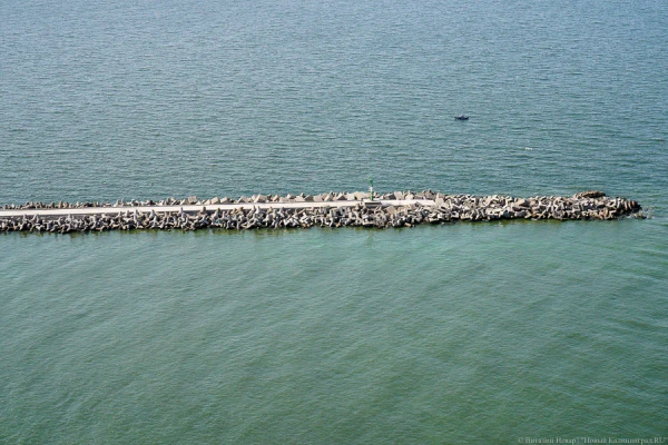 СК: утонувший в Зеленоградске турист пытался спасти отца с ребёнком
